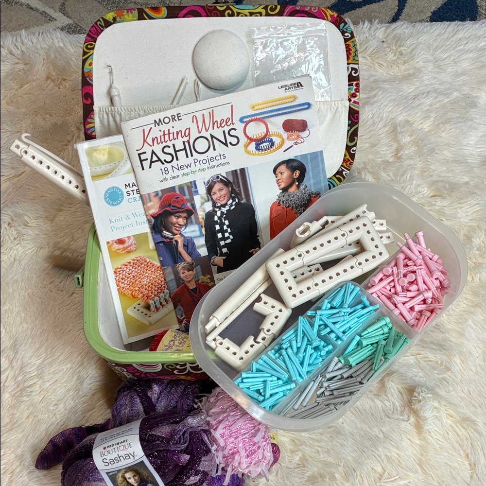 Knitting Wheel‎ Fashions Kit with Accessories